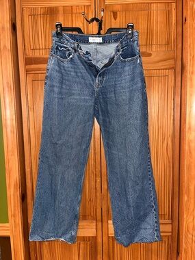 Abercrombie & Fitch Medium Blue Women’s Relaxed Denim Jeans